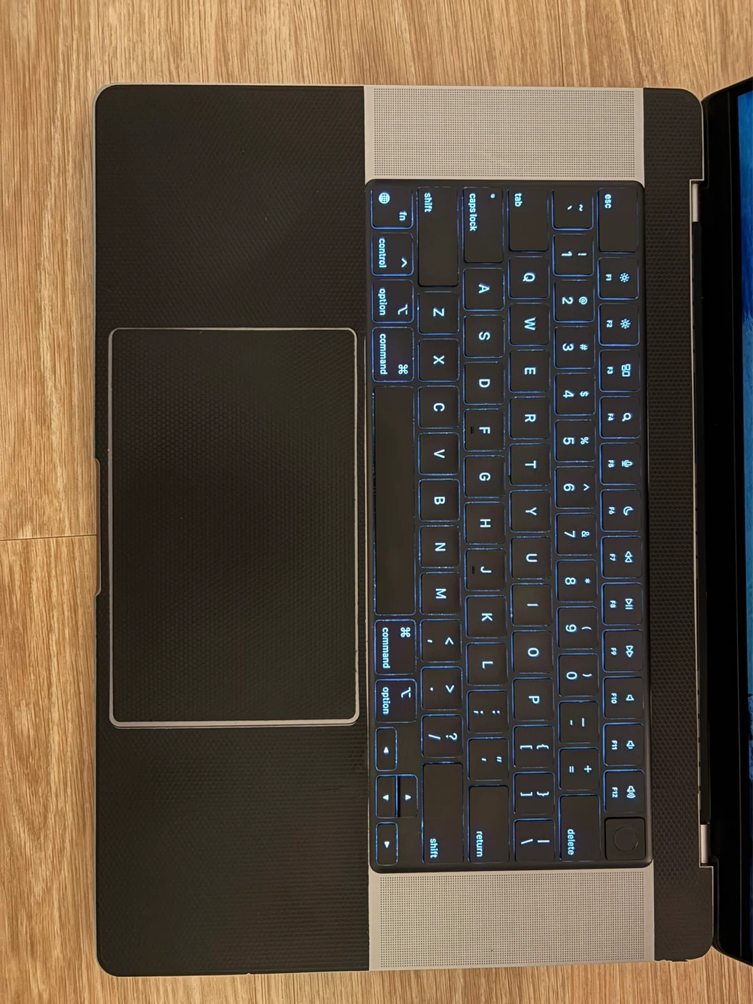 16" MBP with M1 Pro chip - photo 2
