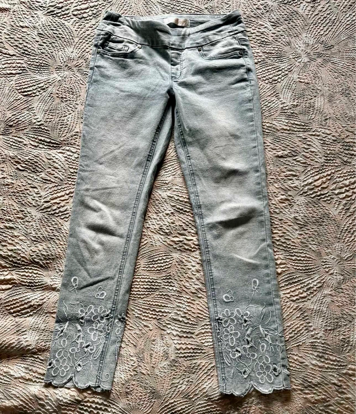 2 pairs- Ladies size 4 Cleo Ankle Jeans - photo 4