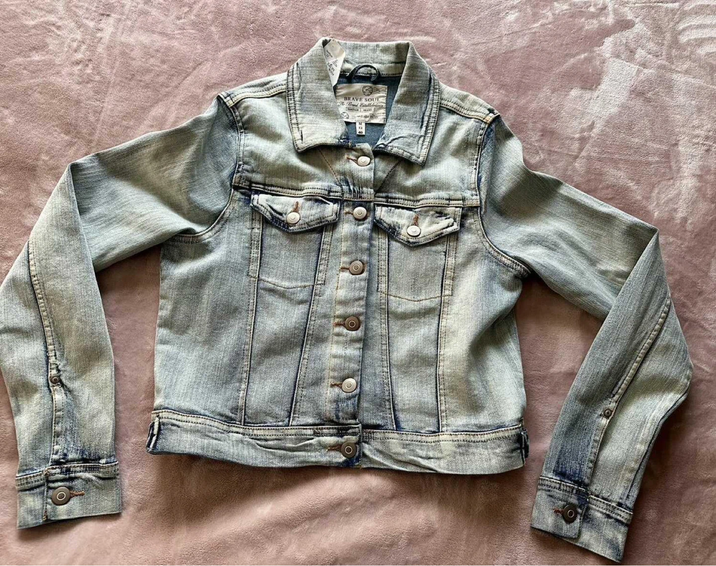 BNWT! Women’s size M Jean Jacket