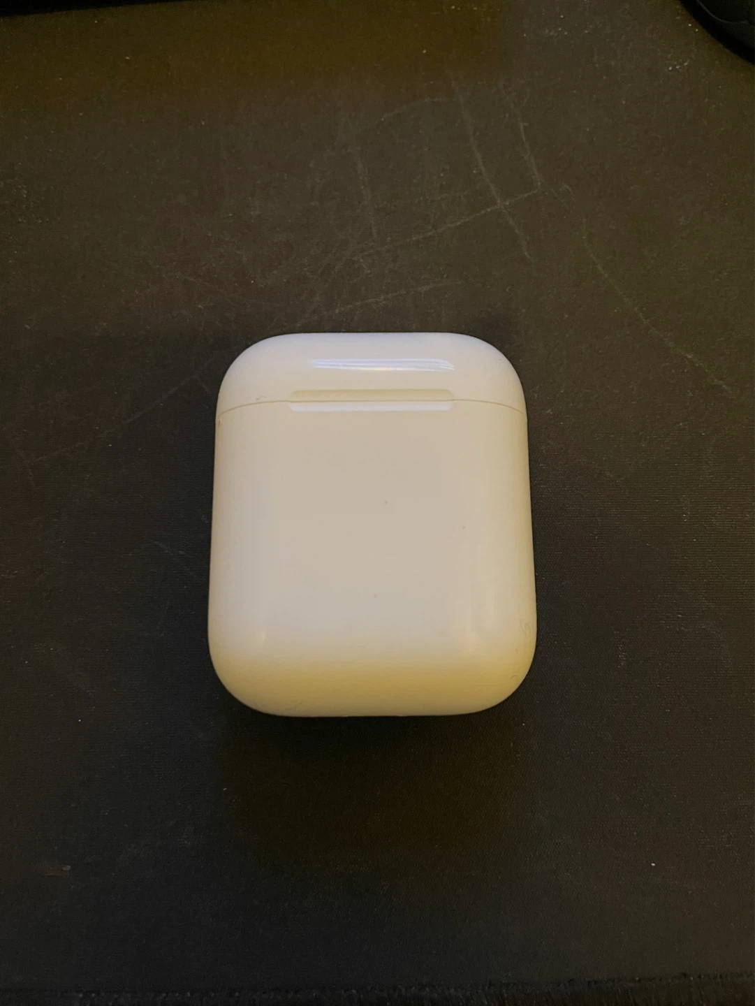Apple AirPods Charging Case