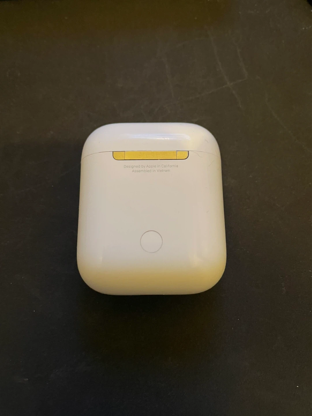 Apple AirPods Charging Case - photo 2