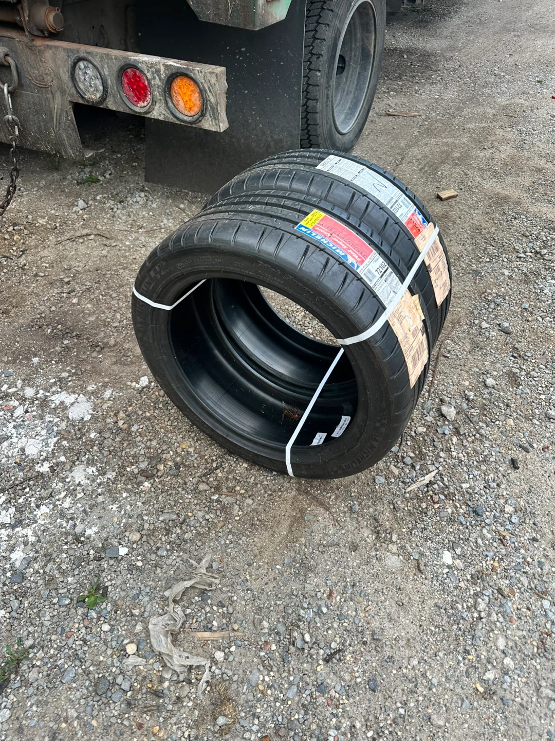 Michelin Pilot Super Sport Tires 215/45ZR17 (91Y)
