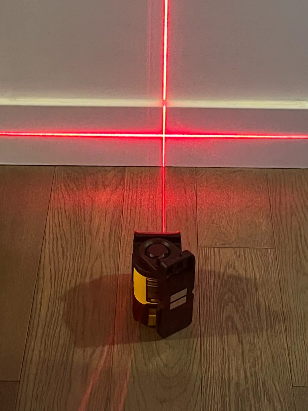 DeWalt DW088 (RED) Laser Level - photo 2
