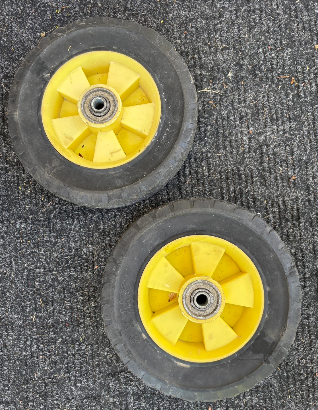 Wheel (8” x 1.75”) with solid rubber tire & Yellow Rim - photo 3