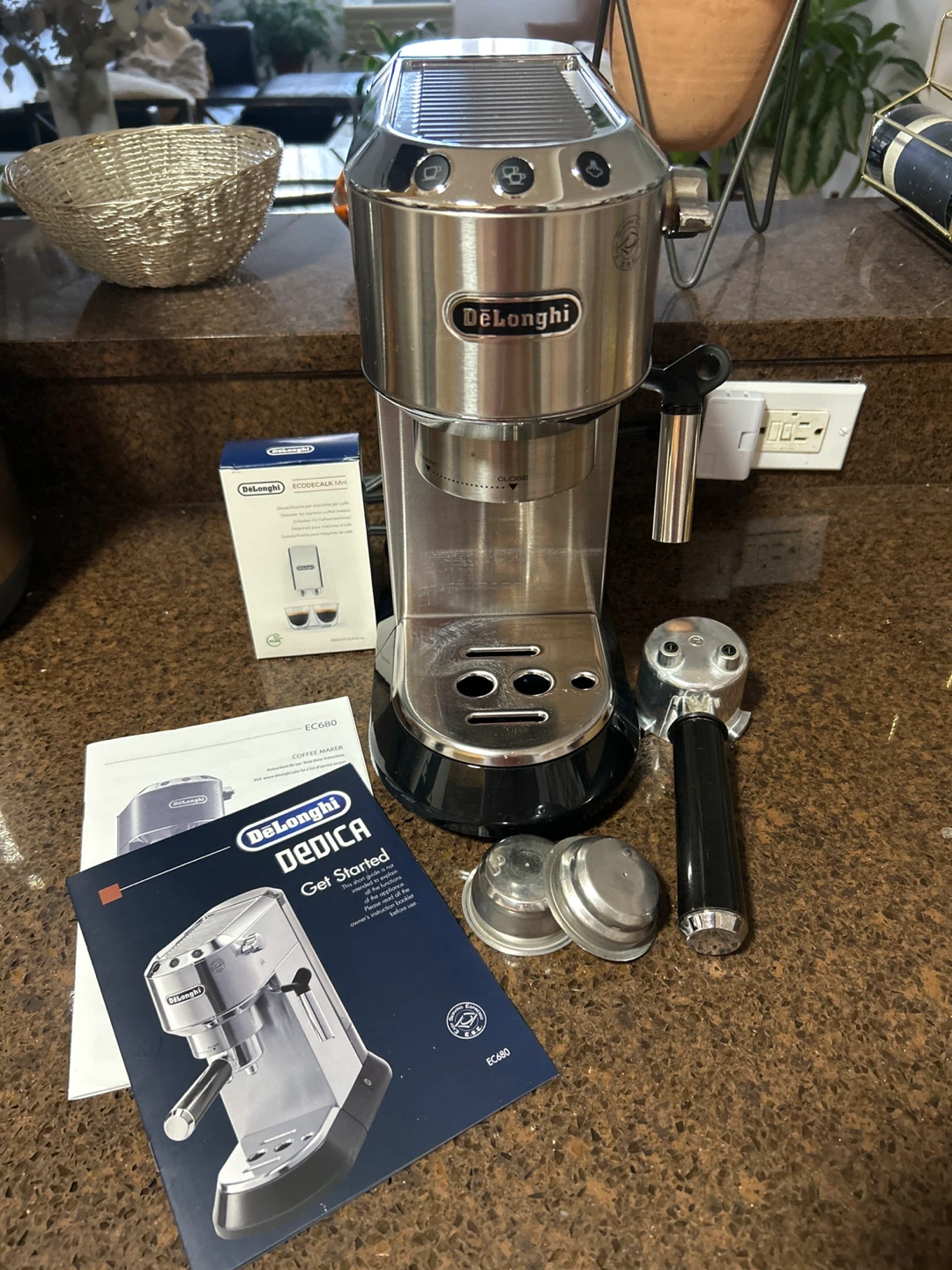 De’Longhi Dedica Espresso Machine EC685 – Excellent Condition - photo 4