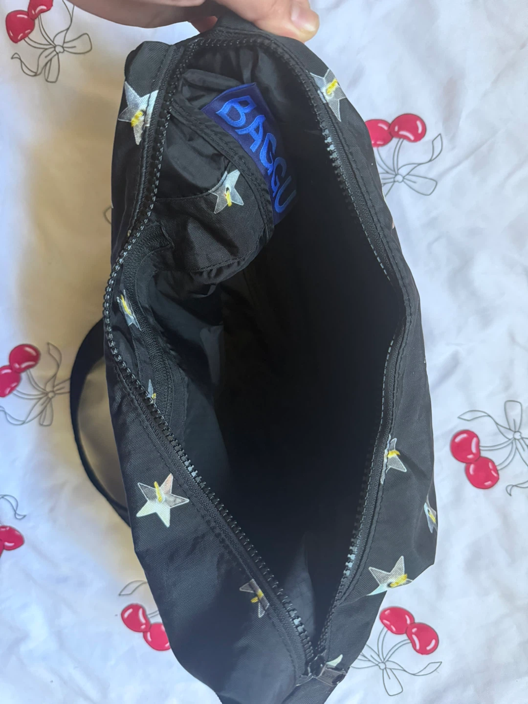 NWT BAGGU Black Star-Print Medium Nylon Crescent Bag Stars - photo 3