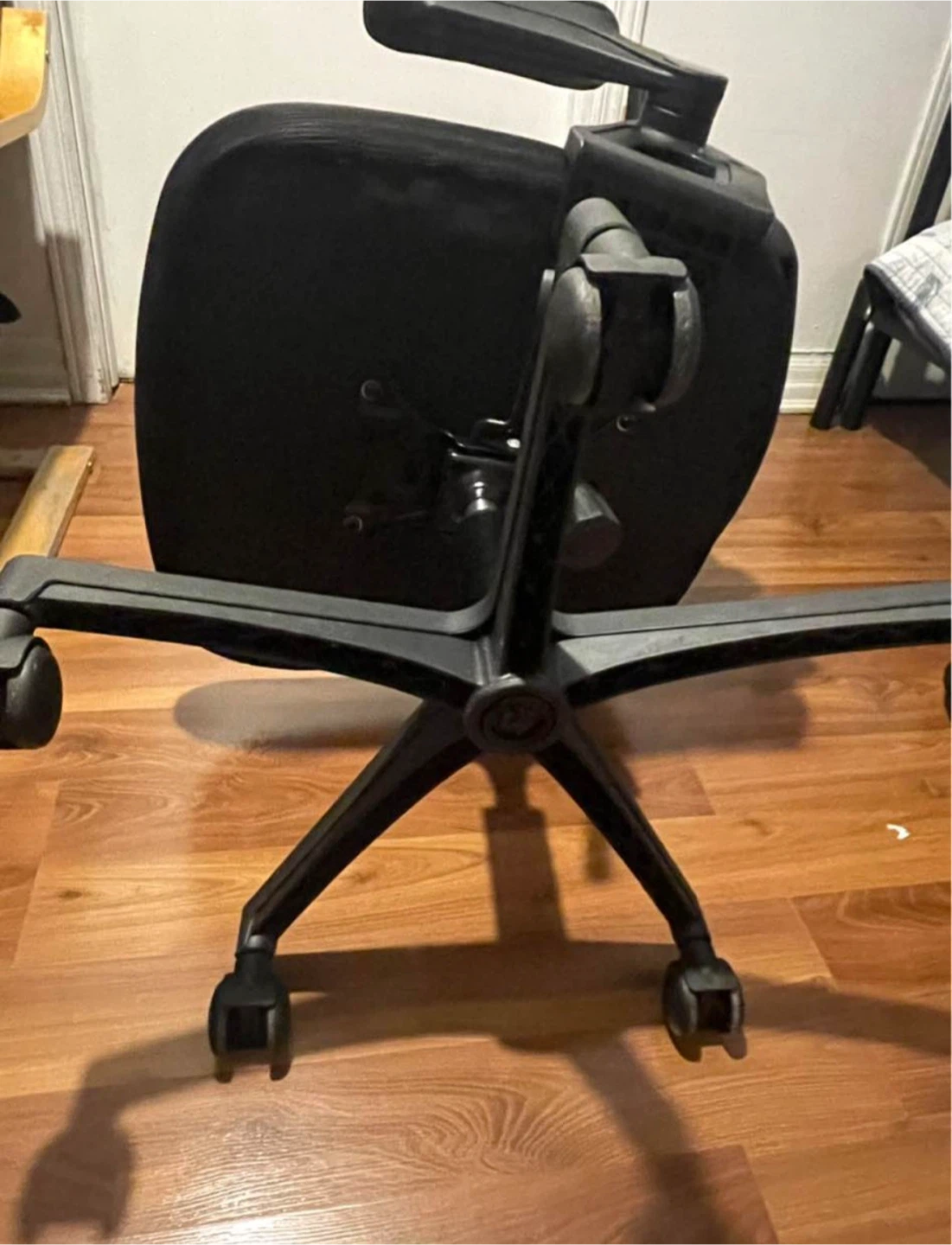 Ergonomic office chair - photo 4