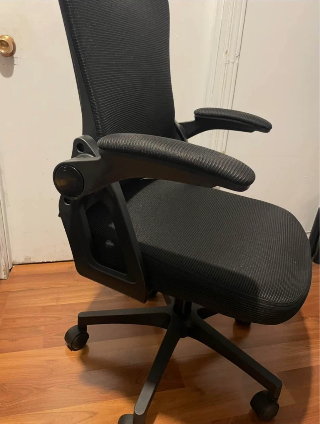 Ergonomic office chair - photo 2