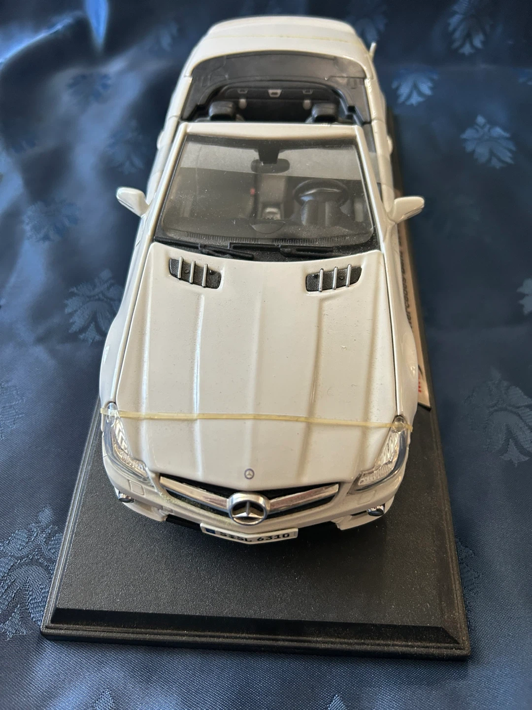 Maisto Mercedes-Benz SL63 AMG Diecast Model Car - photo 2