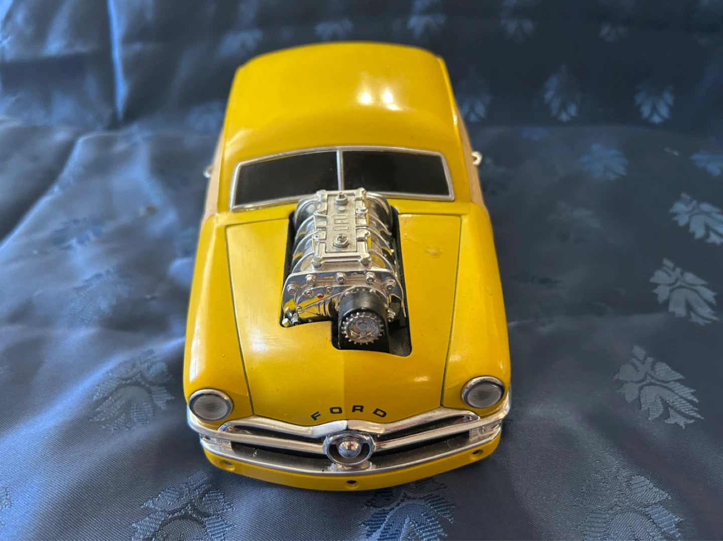 Yellow Ford Woody Wagon Model Car - photo 2