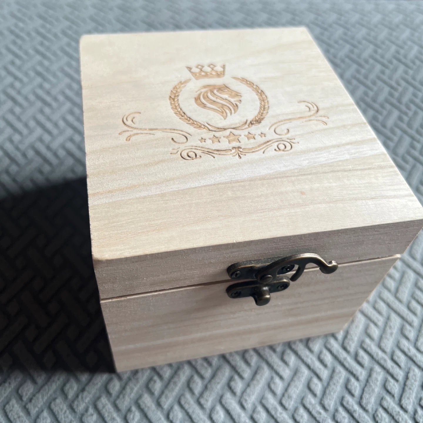 Wooden Keepsake Box with Lion Crest Design
