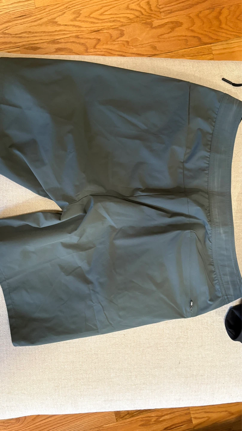 On Running Performance Hybrid Shorts Men’s Size S – Gray/Black - photo 3