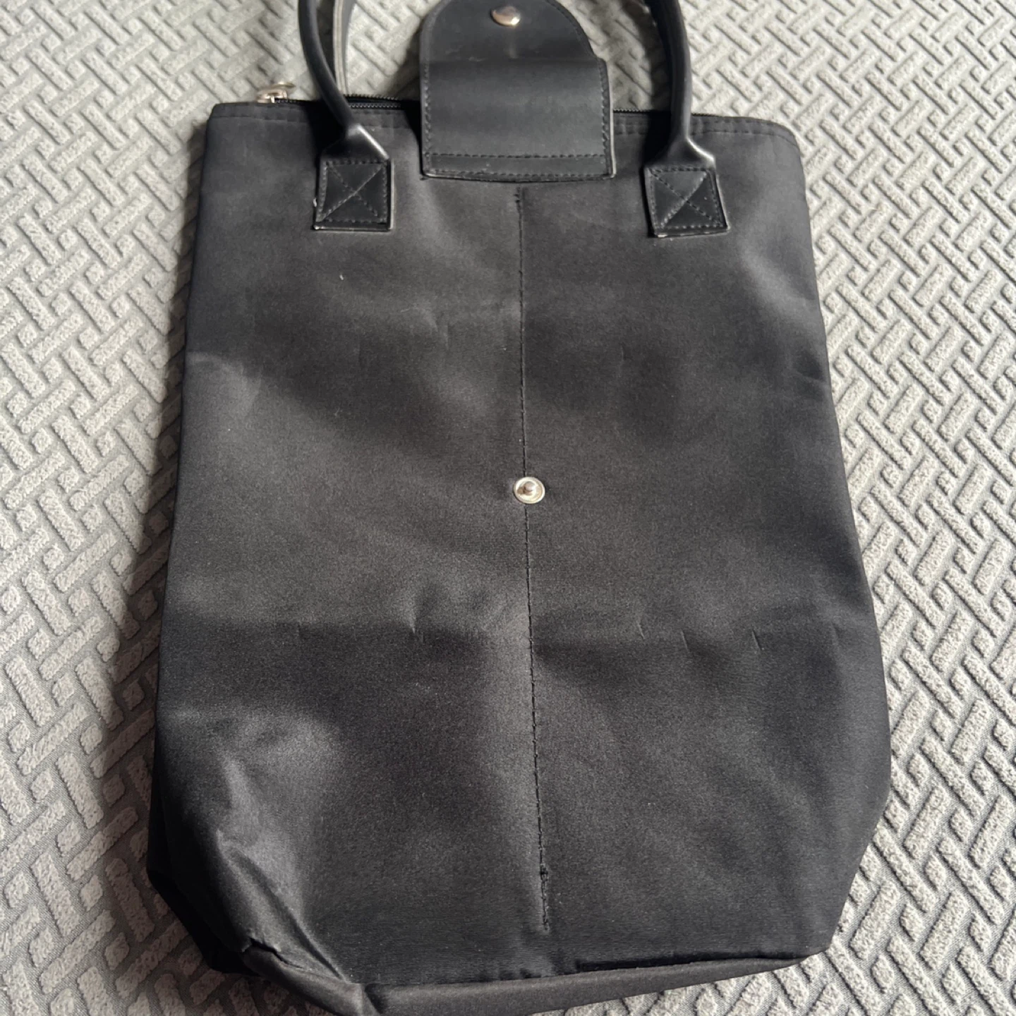 Black Wine Tote Bag with Waiter Graphic - photo 2