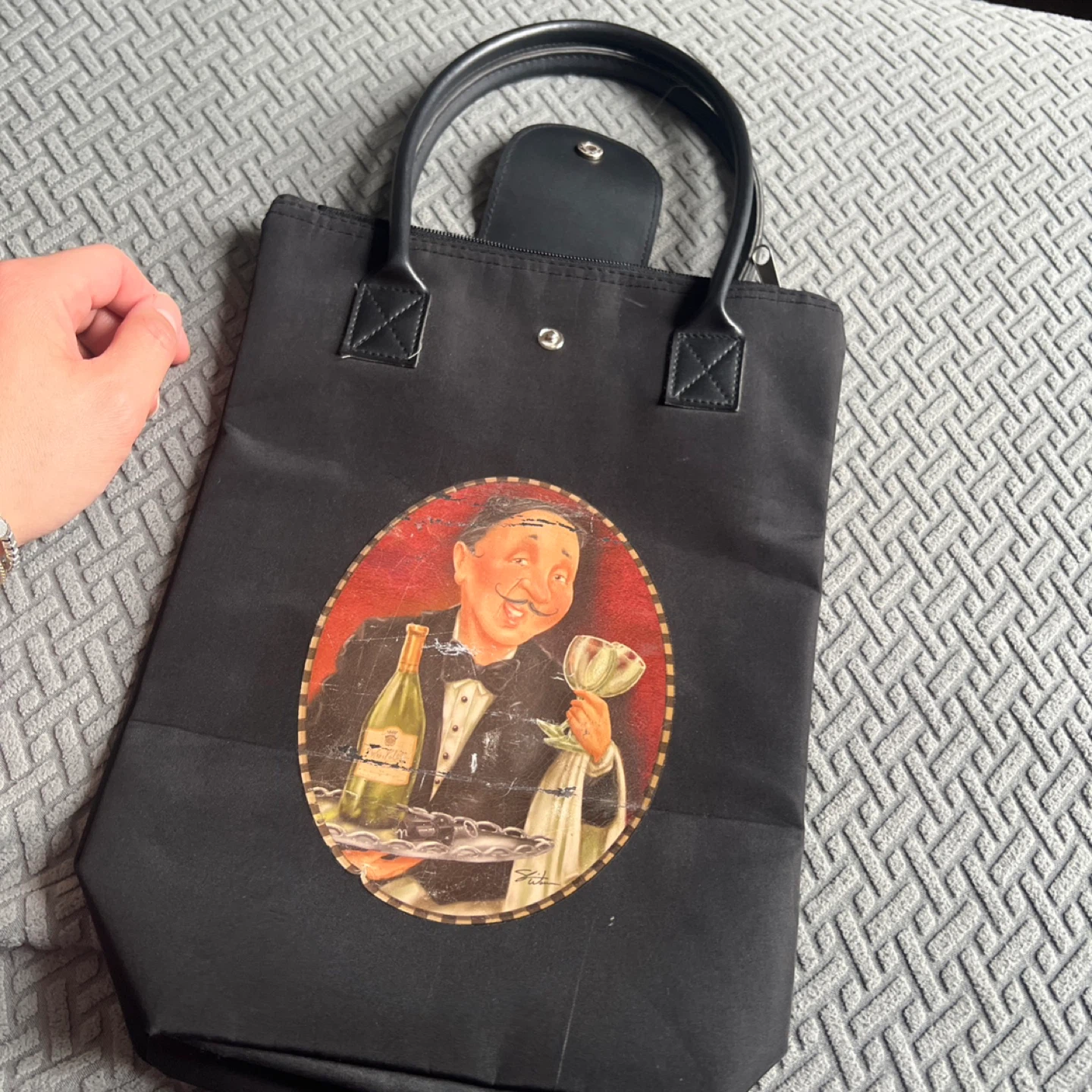 Black Wine Tote Bag with Waiter Graphic - photo 5