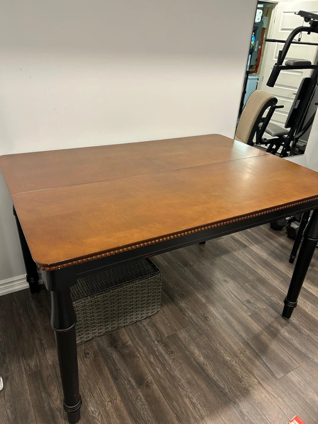 Dining Table with Extendable Leaves - photo 2
