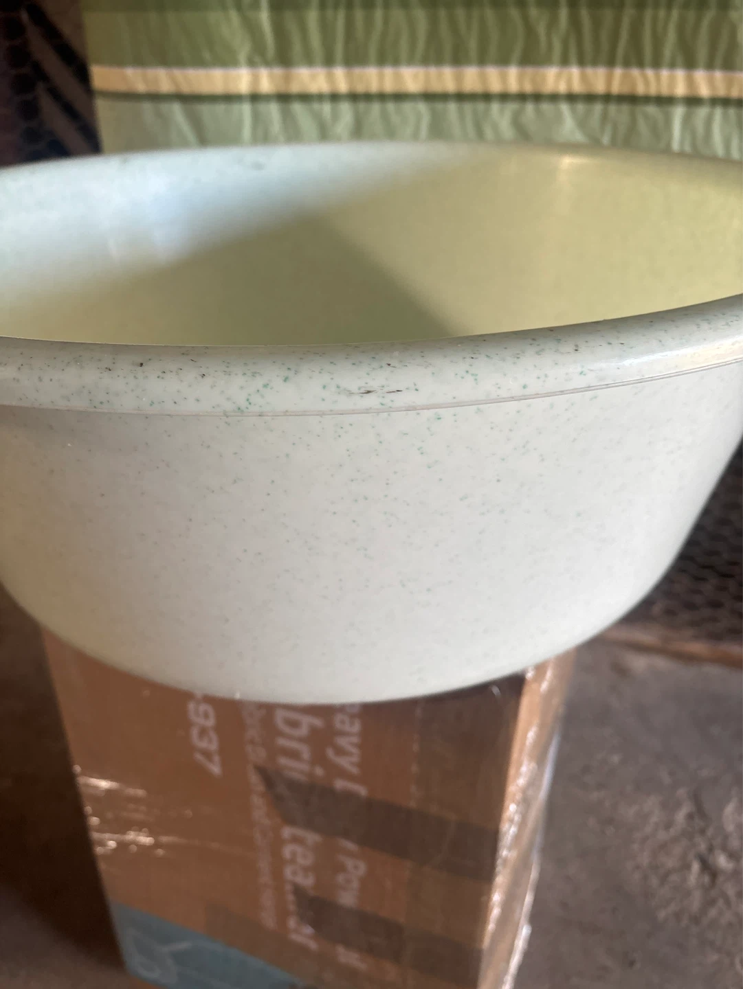 Oversized Plastic Wash Basin - photo 3