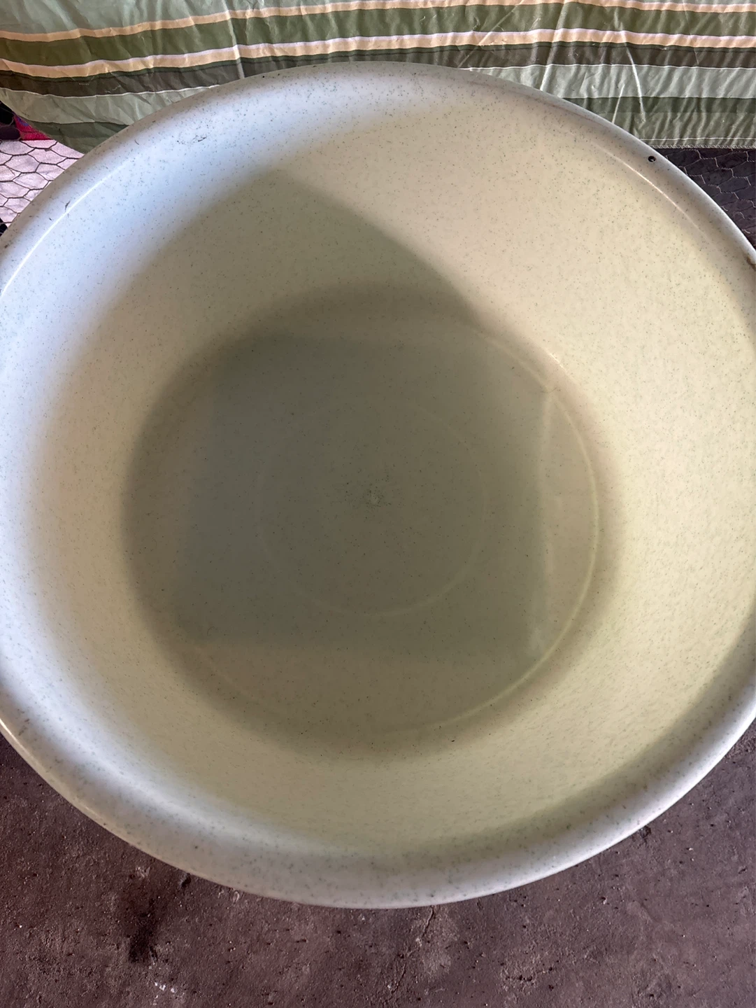 Oversized Plastic Wash Basin - photo 2