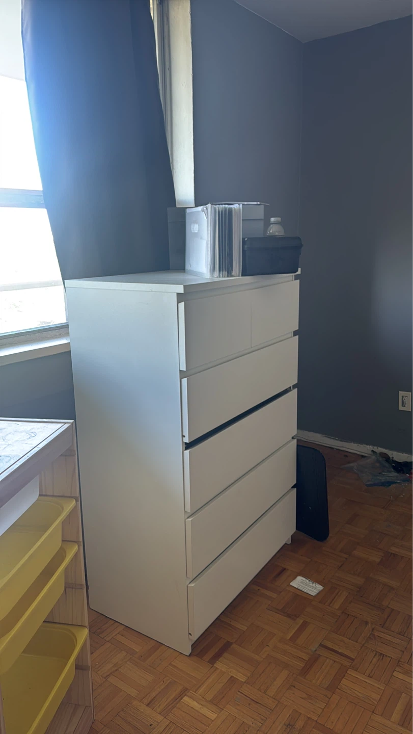 White 6-Drawer Dresser