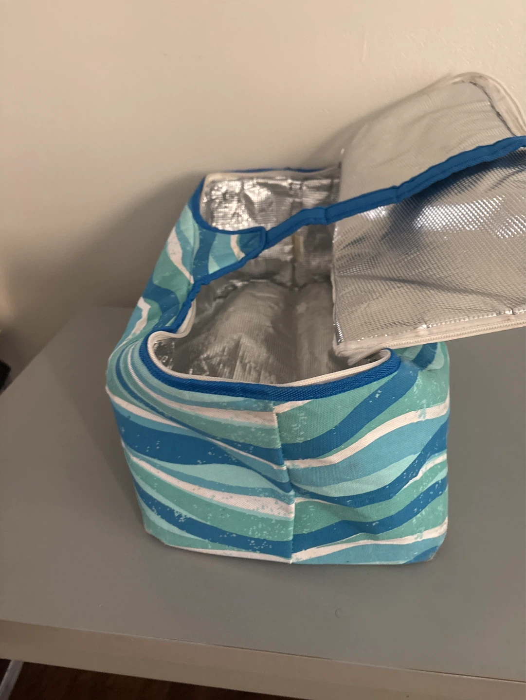 Oversized Insulated Bag with Waves Design - photo 5