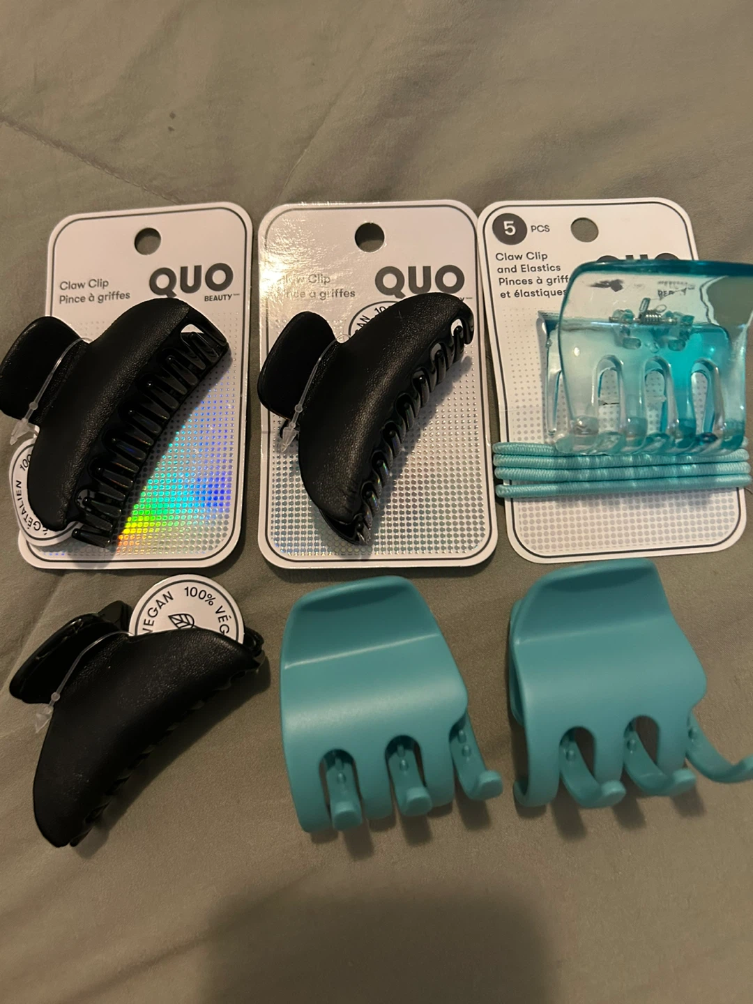 QUO Beauty Claw Clips and Elastics