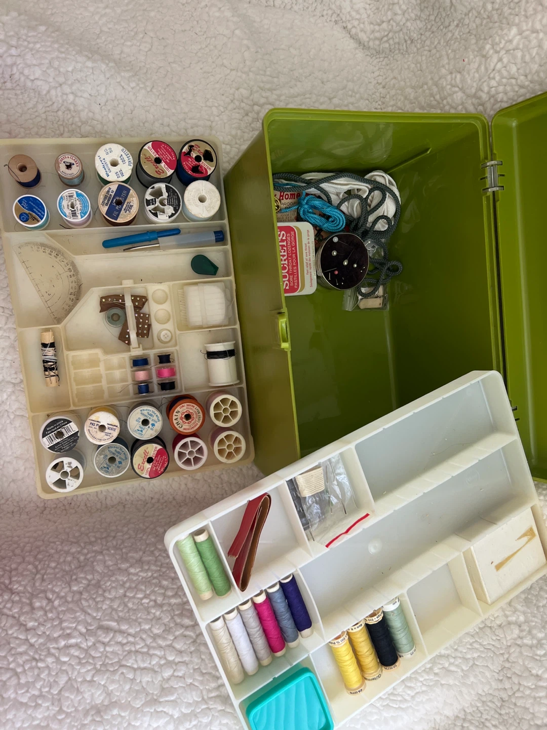 Vintage Sewing Kit Box with Threads and Accessories - photo 4
