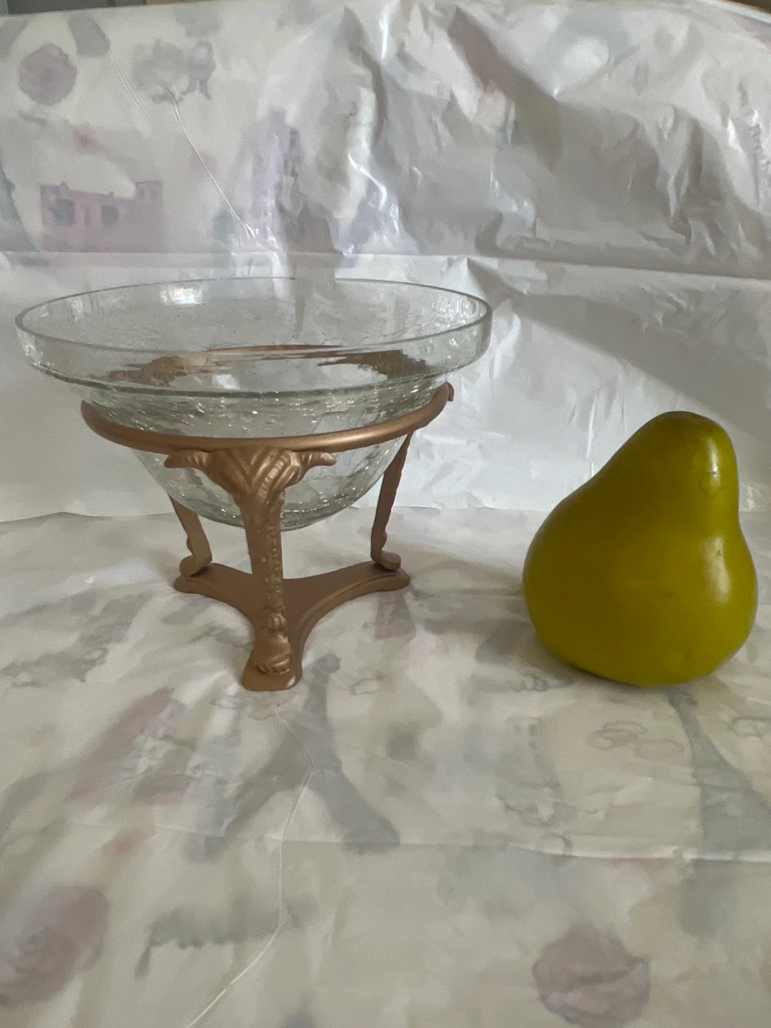 Glass decorative bowl on gold stand - photo 3
