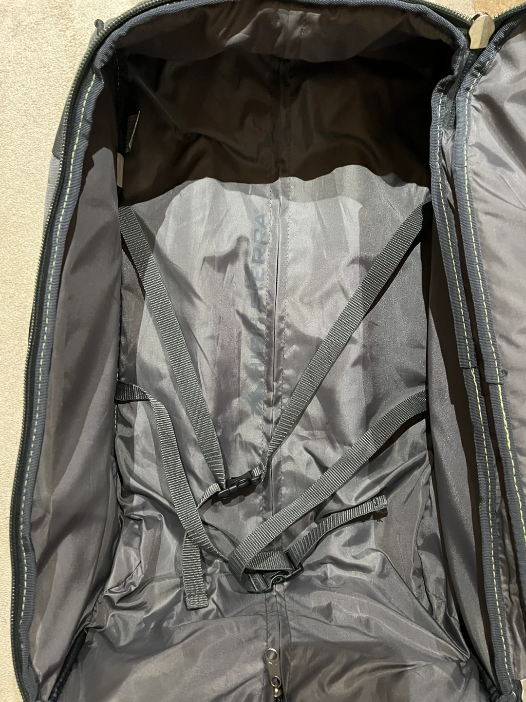 High Sierra Rolling Suitcase - photo 5