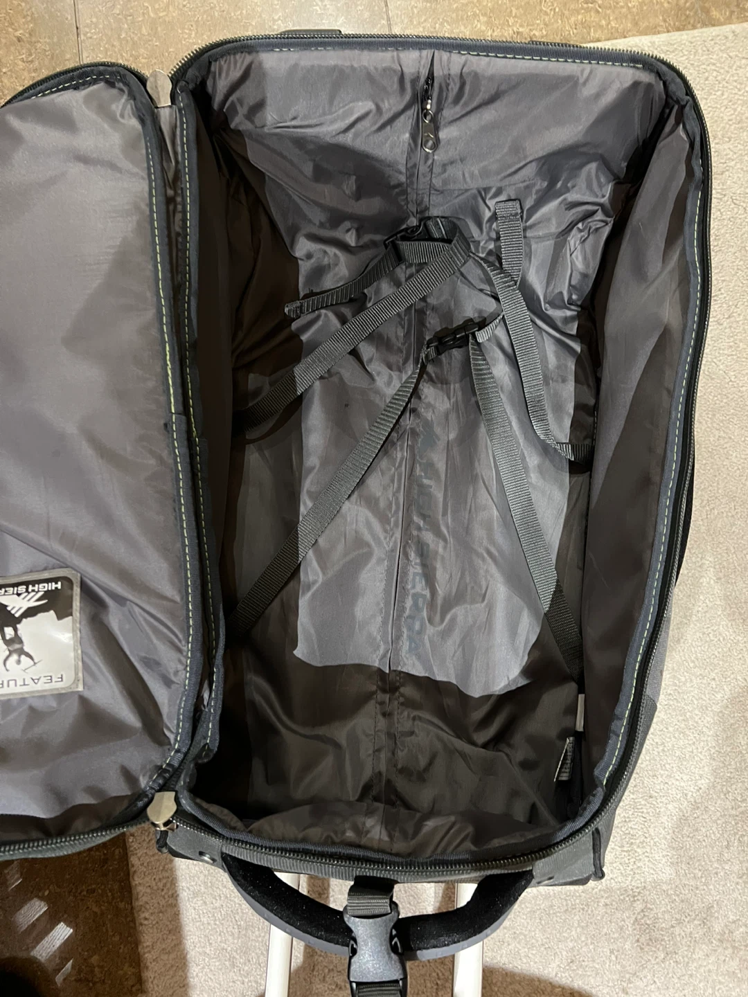 High Sierra Rolling Suitcase - photo 4