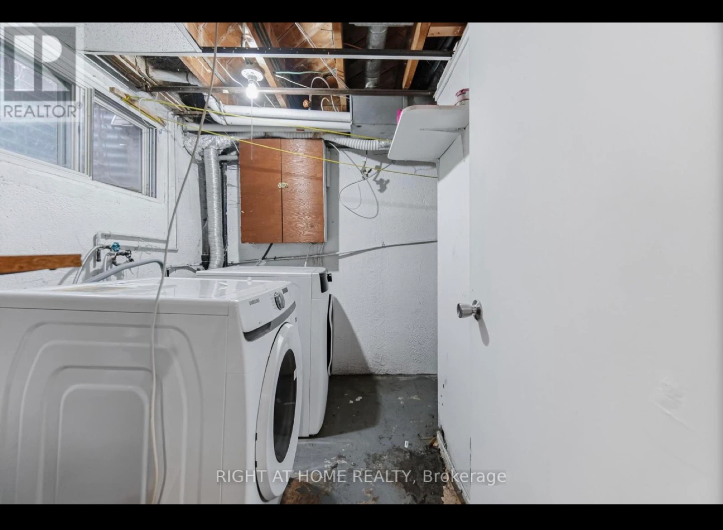 Spacious Basement Suite with Private Washroom – Shared Kitchen - photo 5