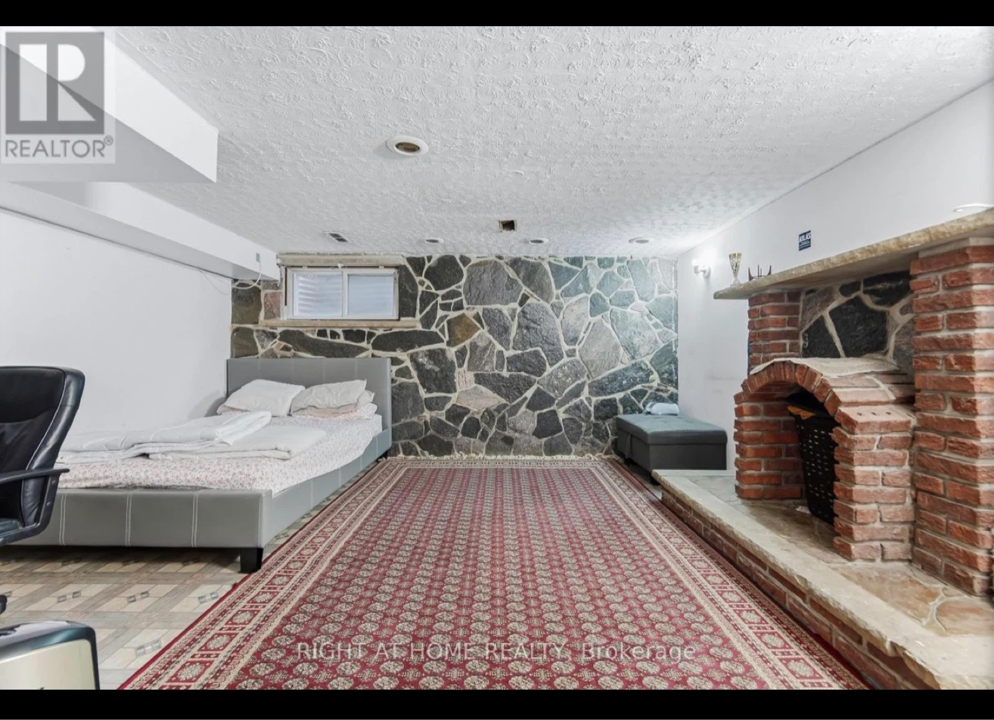 Spacious Basement Suite with Private Washroom – Shared Kitchen