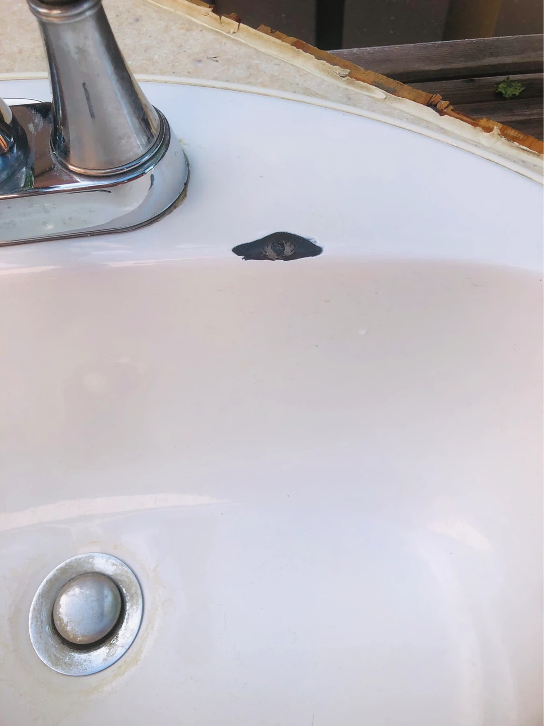 White Corner Sink with Faucet - photo 3