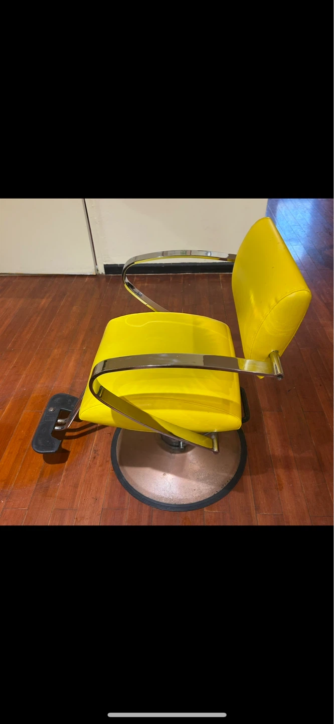 Salon chair