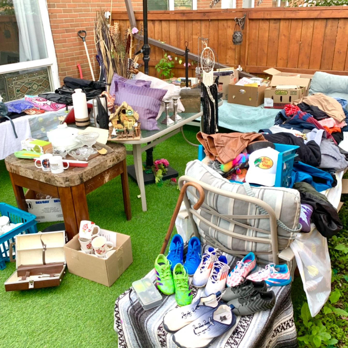 🏡 HUGE YARD SALE TODAY — SAT MAY 30 — CANYON MEADOWS SW - photo 4
