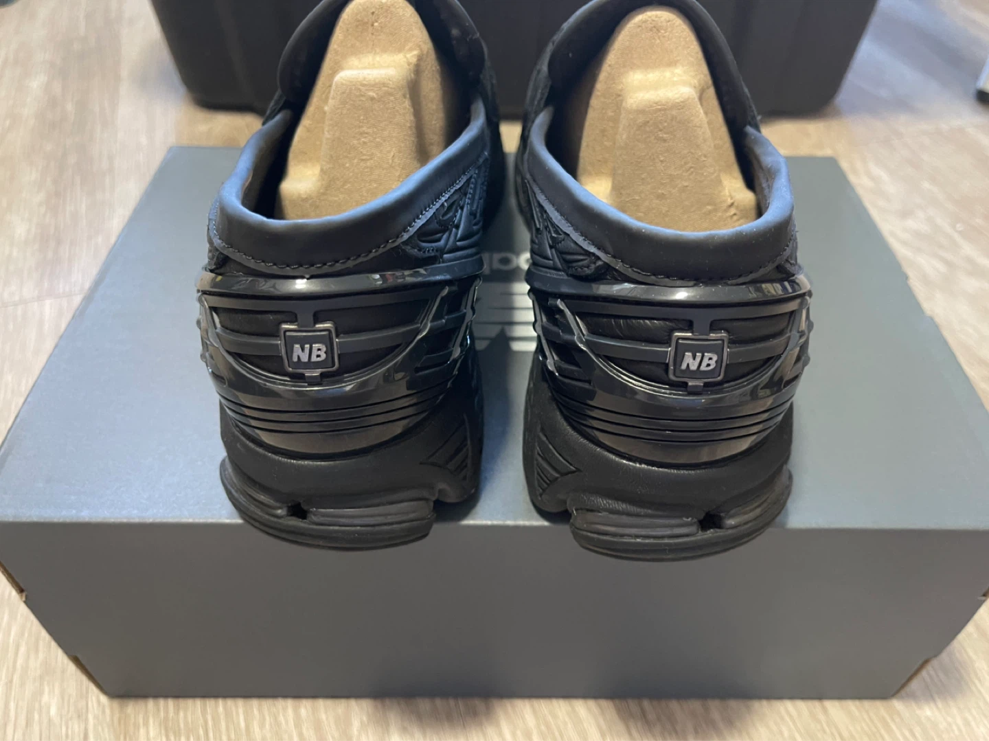 New Balance U1906LBN Black Loafers - photo 4