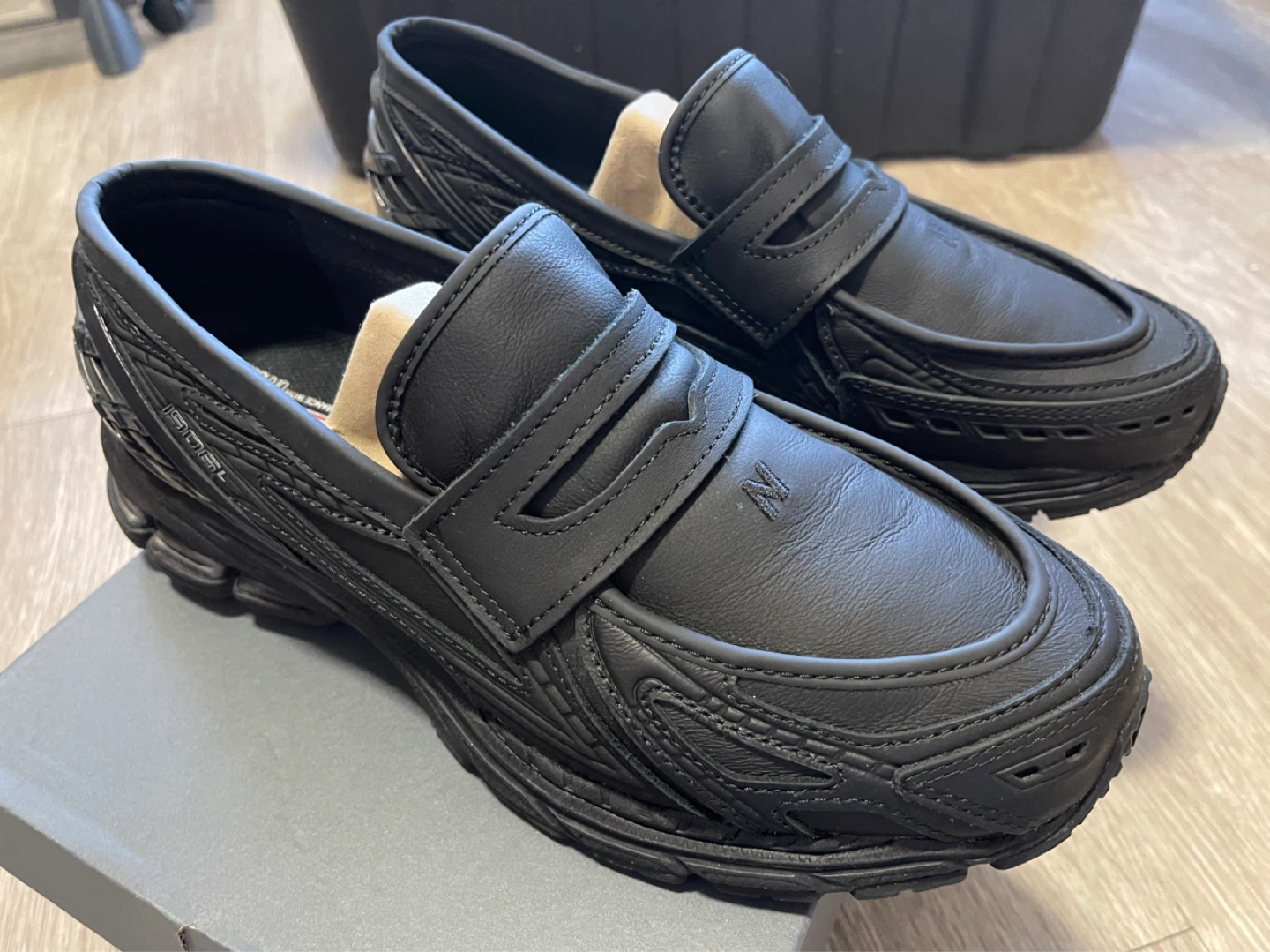 New Balance U1906LBN Black Loafers - photo 3