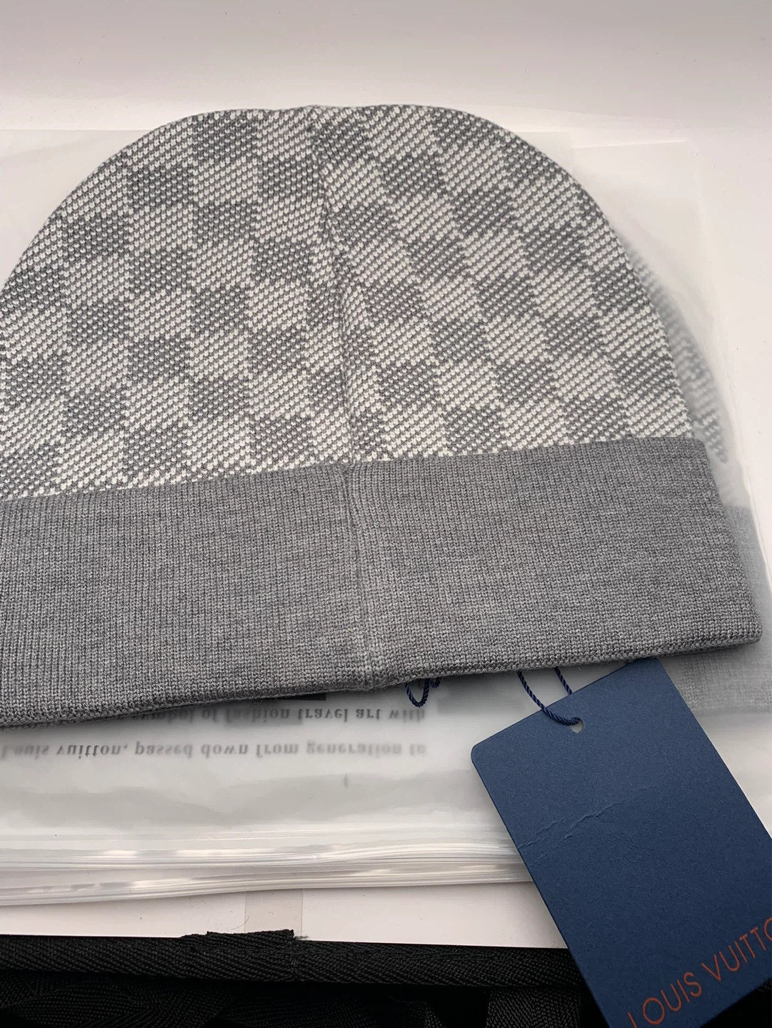 LV beanies - photo 3