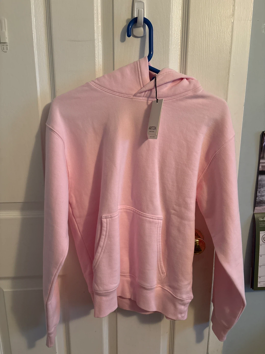 Women Aritzia perfect hoodie size small tags on villa pink