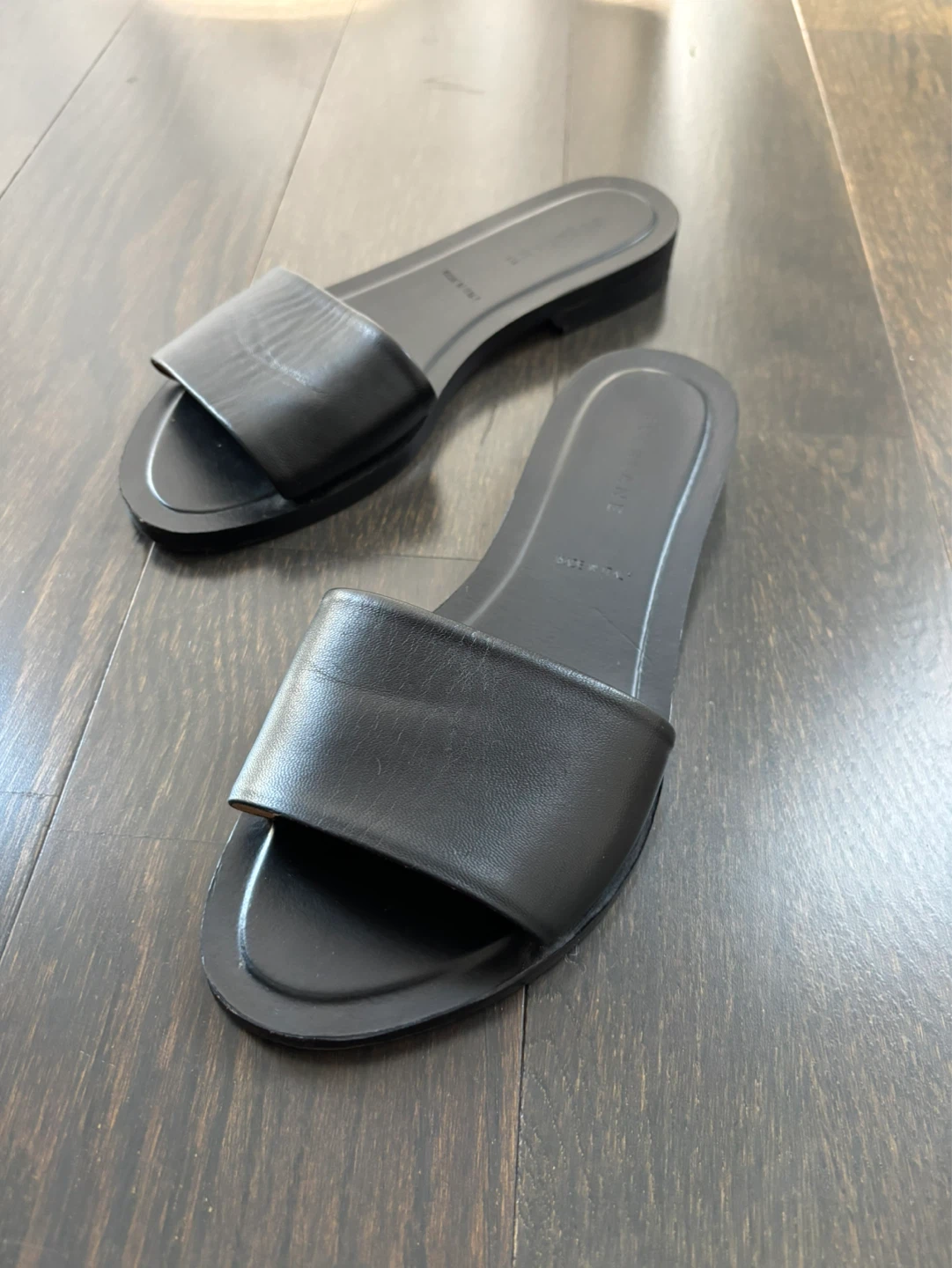 Everlane Black Leather Slide Sandals Size 7.5 - photo 2
