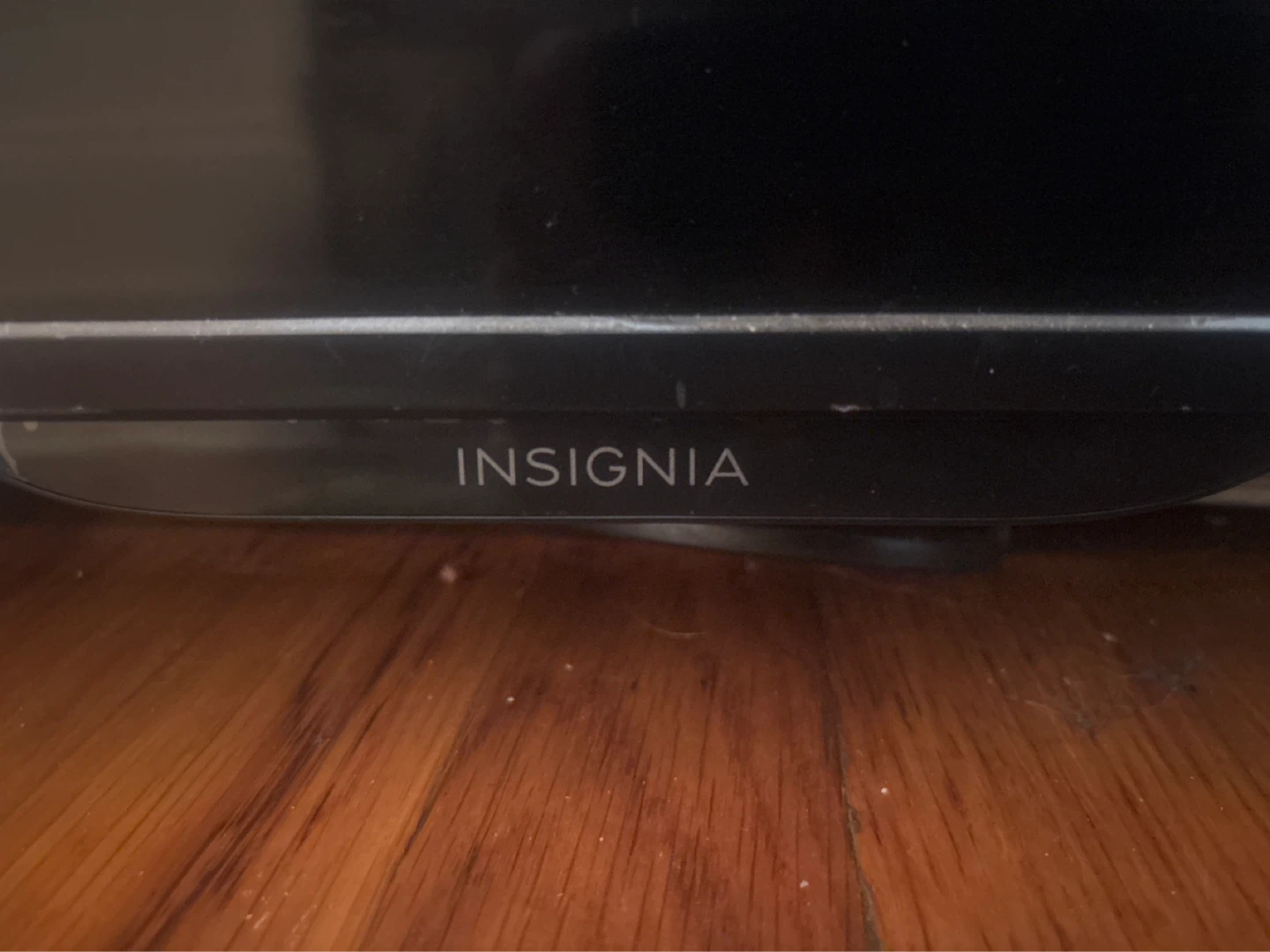 Insignia 32’ Flat Screen TV - photo 2