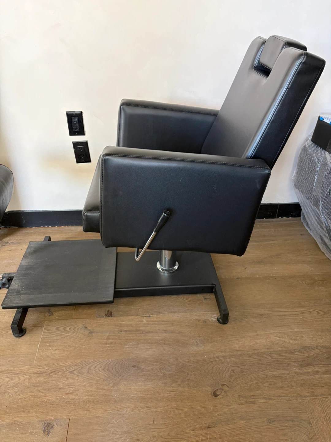 Black Pedicure Chair