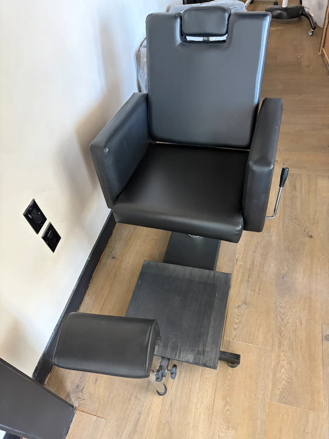 Black Pedicure Chair - photo 2