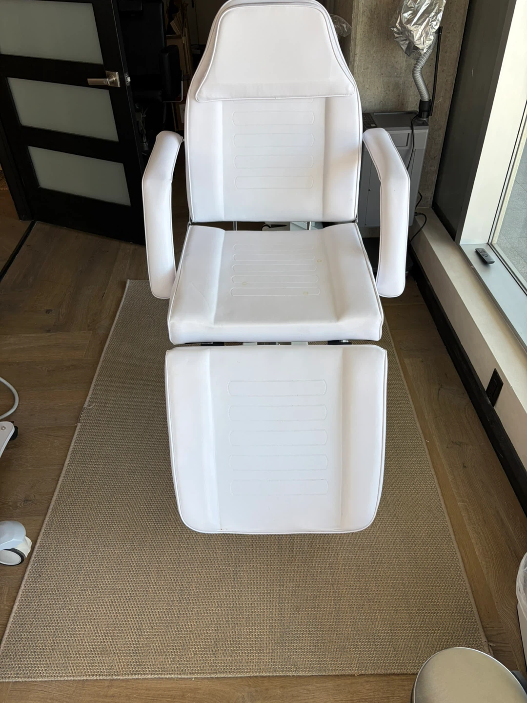 White Adjustable Medical Spa Chair - photo 5
