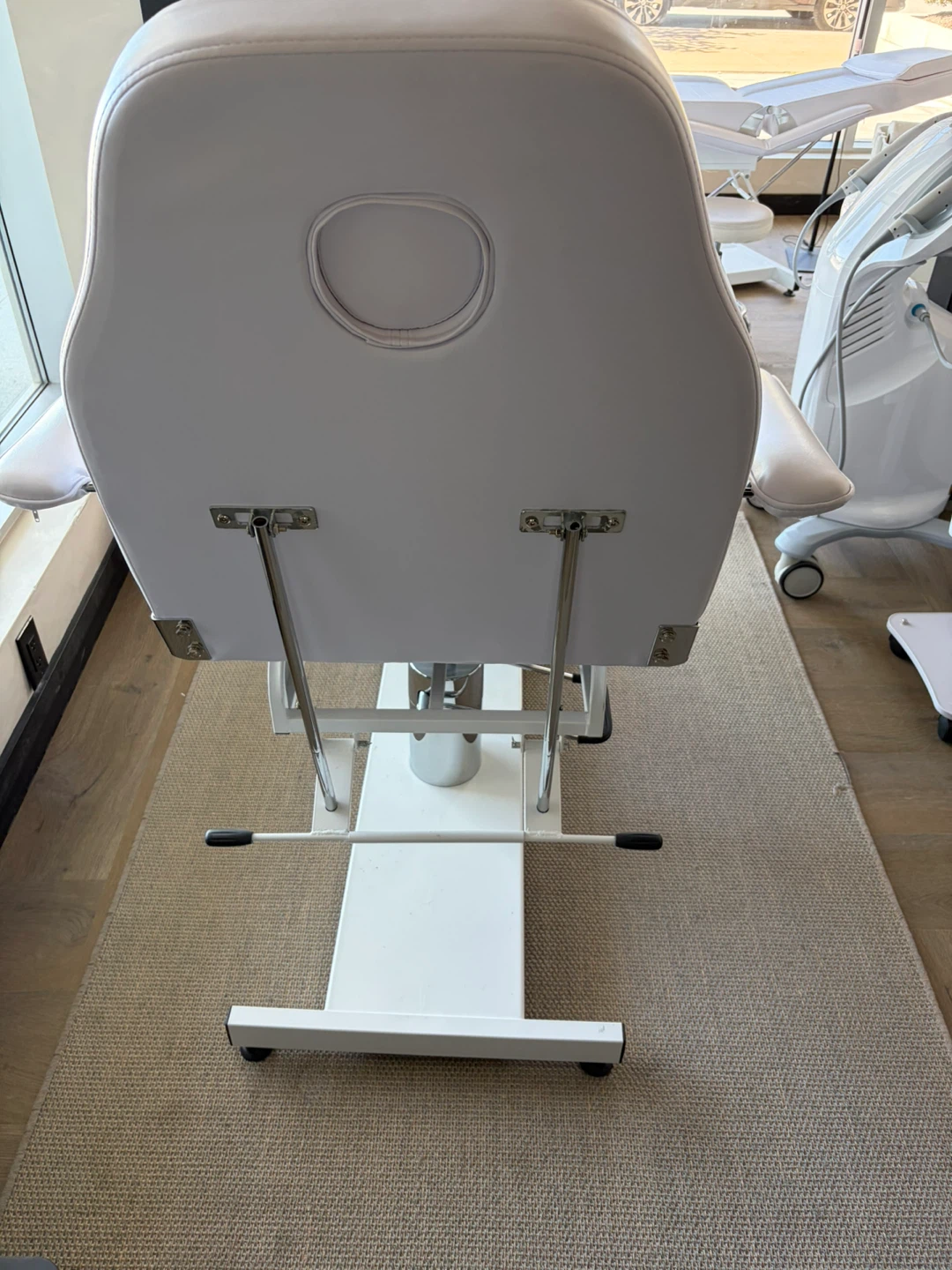 White Adjustable Medical Spa Chair - photo 4
