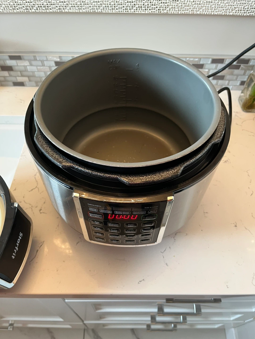 Starfrit 8 Quart Electric Pressure cooker - photo 4