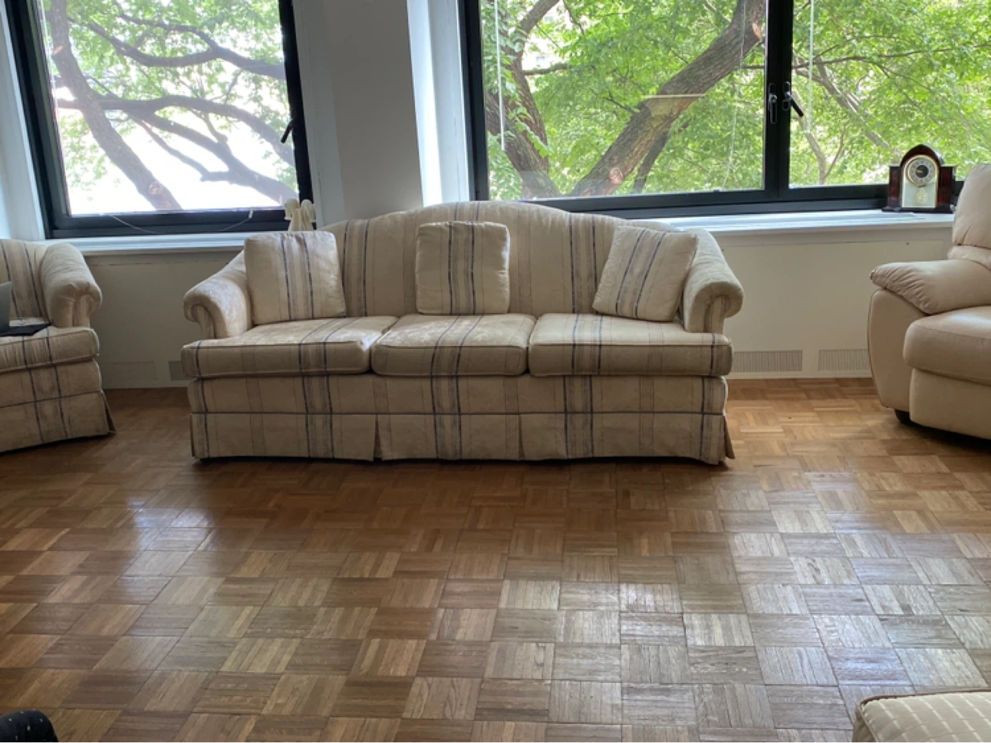 Classy Three Seater Sofa - photo 3
