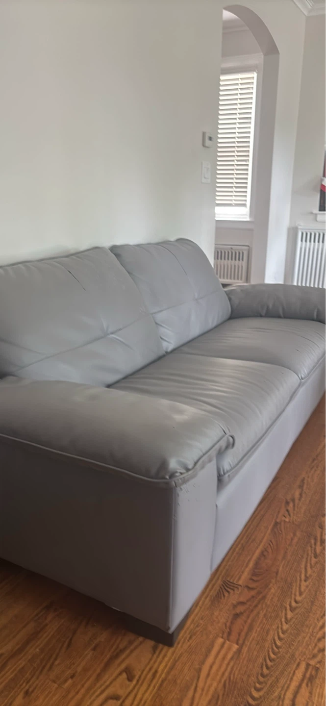 Couch - photo 2