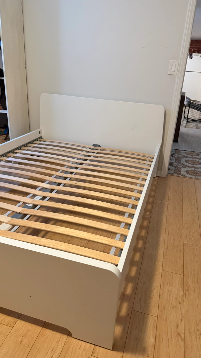 Double bed frame- IKEA with slats - photo 2