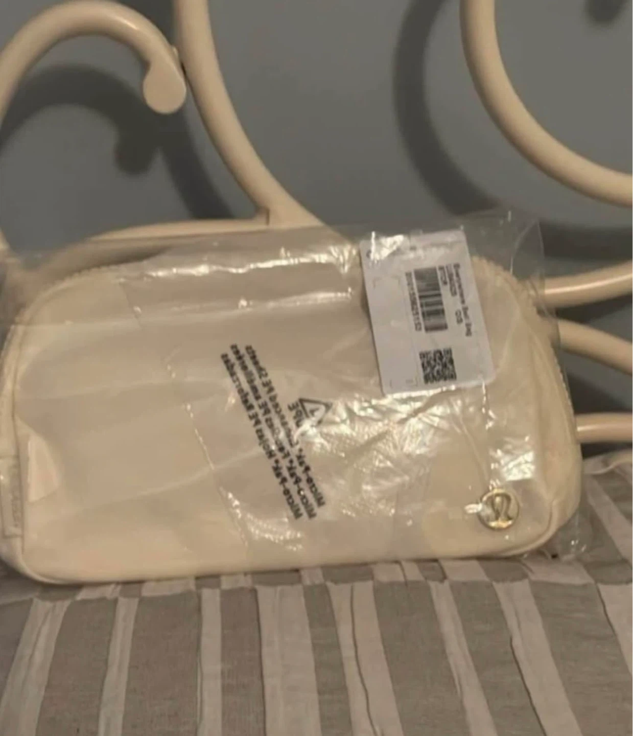Lululemon belt bag 1L butter cream tags on