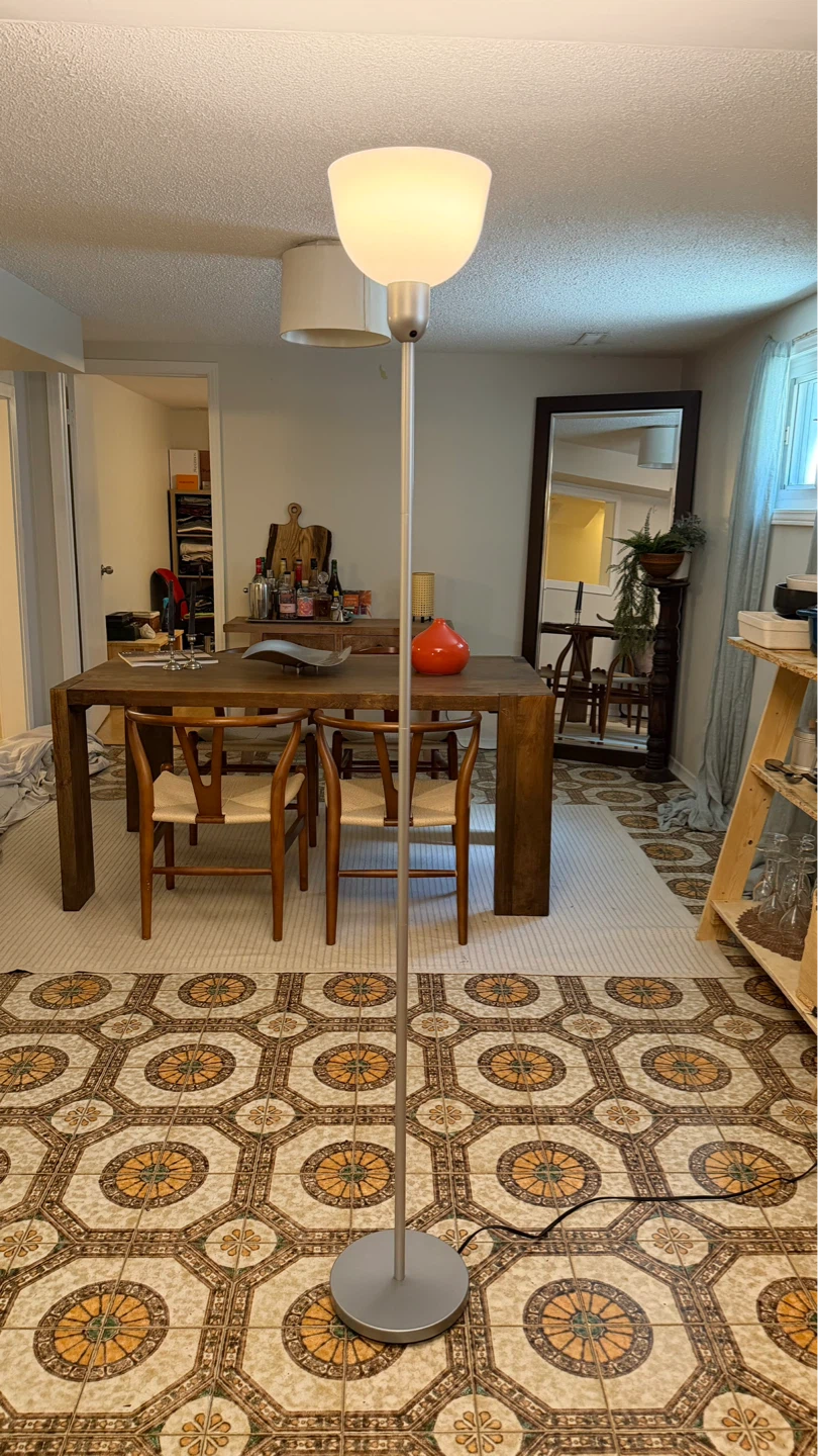 Floor lamp