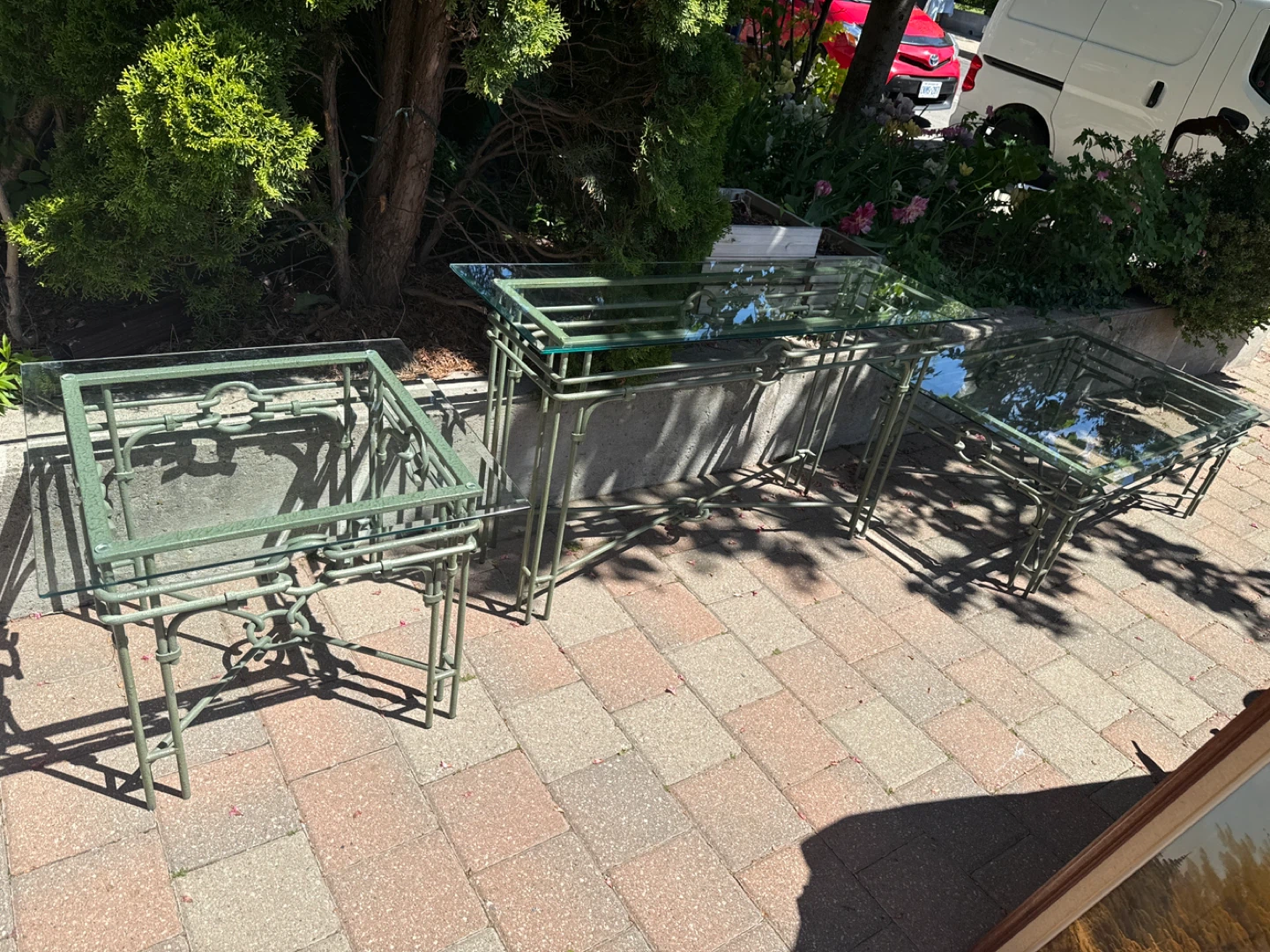 Set of 3 Metal and Glass Accent Tables